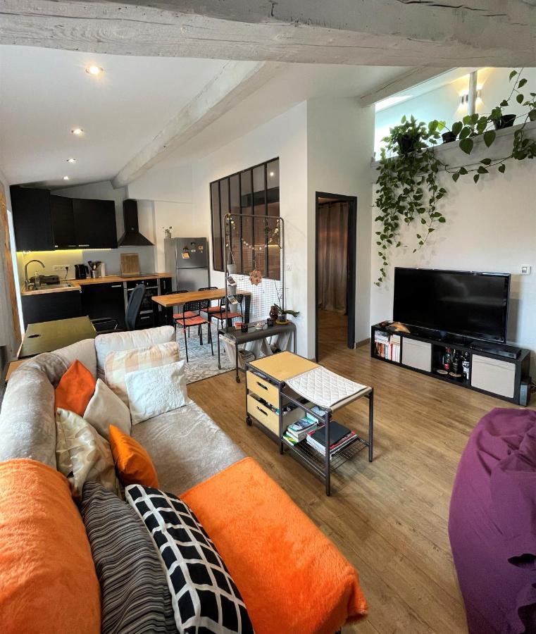 Apartament T2 De 40 M2 - Facile D'Acces, Lumineux Et Au Calme Saint-Genet-Lerpt Zewnętrze zdjęcie