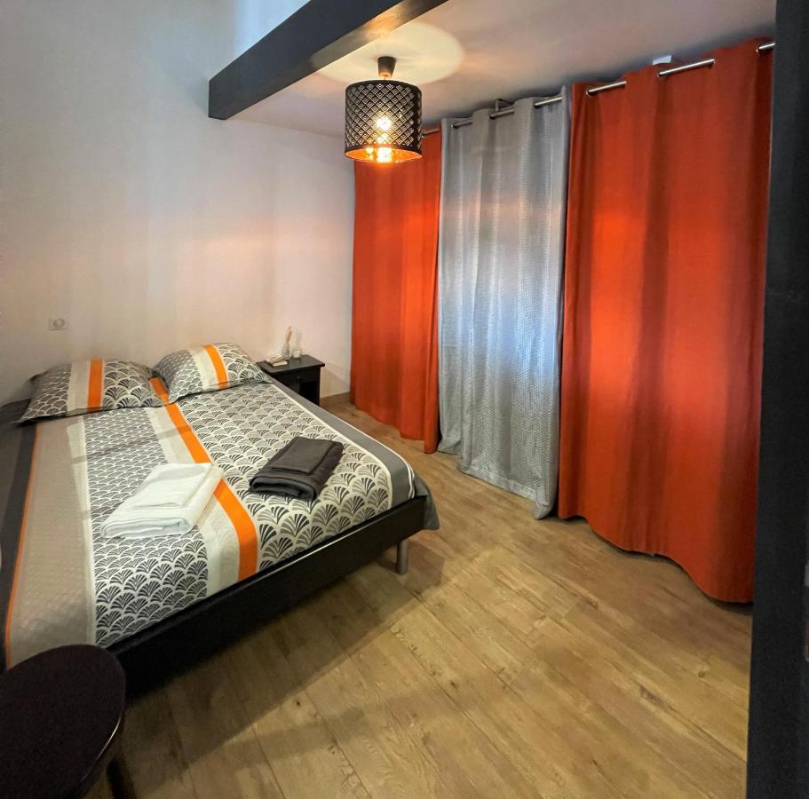 Apartament T2 De 40 M2 - Facile D'Acces, Lumineux Et Au Calme Saint-Genet-Lerpt Zewnętrze zdjęcie